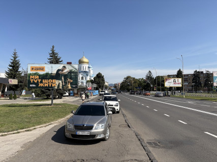 Білборд, Бігборд (Борд)  B у Ужгороді, 3x6  пл. Кирила та Мефодія Фото 1