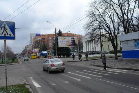 Призма A в Полтаве вул. Соборності ,69 (зуп. «ОЦЕВУМі») (призматрон)   - 254593 фото 1