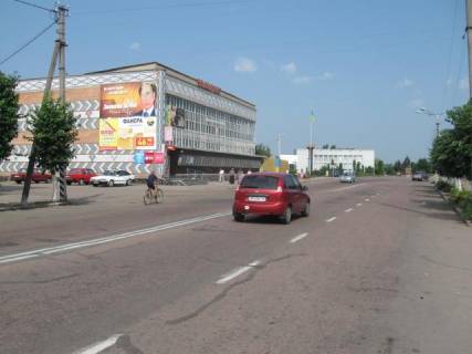 Билборд B в Черняхове Ленина ул., 2 (фасад низ) фото 1