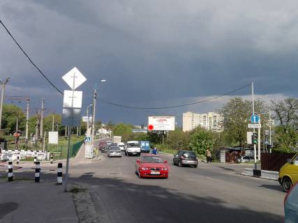 Білборд, Бігборд (Борд)  A у Хмельницькому, 3*6  перехрестя вул.Князя С.Хороброго - вул.І.Франка. неподалік: зупинка, декілька магазинів автозапчастин, приватна забудова (від центру) Фото 1