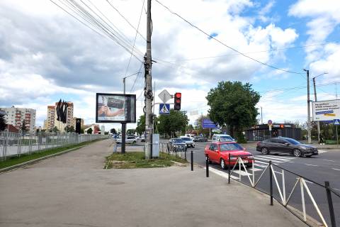 Скроллер B в Хмельницком, 2,32*3,14  перехрестя пр.Миру - вул.Трудова #1, неподалік: авторинок запчастин, автосалон "Мерседес", "Тойота", "Шкода", "Хюндай", "Киа", "Пежо" - 453665 фото 1