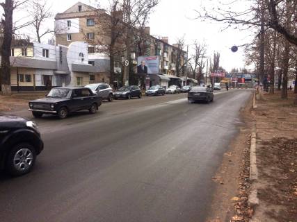 Билборд B в Херсоне, 3х4 м.  І.Кулика вул./Залаегерсег вул.(зупинка "Росинка") фото 1