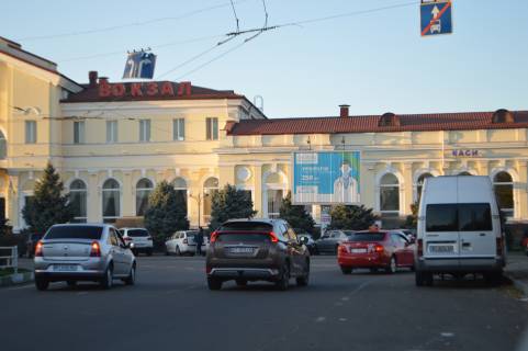 Призма A в Херсоне, 3х4 м.  Ушакова пр./Привокзальна пл. - 50865 фото 1