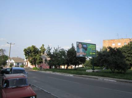 Билборд A в Остроге, 6х3м  м. Острог,  вул. Татарська, навпроти буд. №2 фото 1