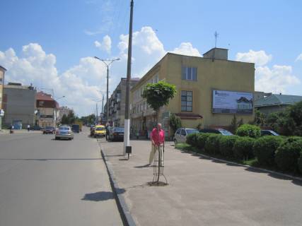 Білборд, Бігборд (Борд)  A у Дубно м. Дубно, вул. Д.Галицького, 7 Фото 1