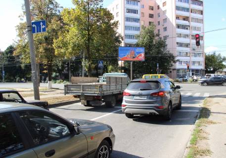 Билборд A в Харькове, 3х6  Холодногірська вул., 9, в центр фото 1