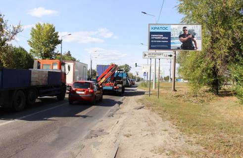Билборд A в Харькове, 3х6  Аерокосмічний (Гагаріна) пр-т - Атонова (Аерофлотська) вул., 2, в центр фото 1