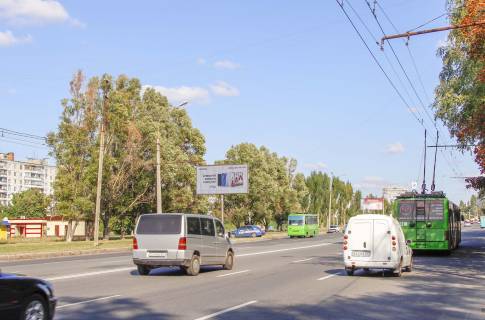Призма B в Днепр (Днепропетровск), 3х6  Ювілейний пр-т, 51 (2), з центру (Кіноленд) - 374356 фото 1