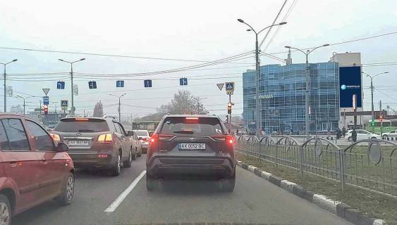 Билборд A в Харькове, 11,52 х 5,76  Клочковська вул., 99-А, БЦ "Панорама", до центру (Супермаркети "КЛАСС", "Рост", магазин МДК, автосалон "Порше") *вертикальний фото 1