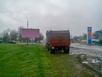 Билборд B в Шпикове, 3х6  в'їзд у місто (на перехресті) фото 1