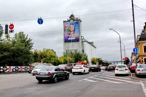Брандмауэр A в Киеве Набережно-Хрещатицька вул., 10 (у напрямку до Поштової площі, в центр) фото 1