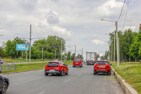 Білборд, Бігборд (Борд)  B у Харкові, 3х6  Перемоги пр-т - Бойова вул., з центру Фото 1