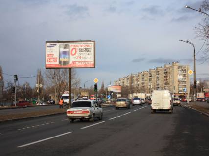 Призма A в Харькове, 3х6  просп. Льва Ландау (50-річчя СРСР) 91, в центр - 472070 фото 1