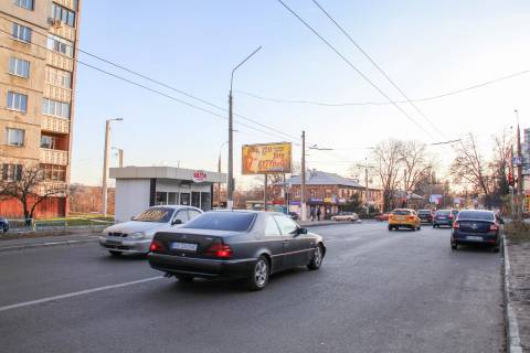 Билборд B в Харькове, 3х6  Станіслава Партали (Балакірєва) вул. - Дерев'янка вул., в центр фото 1