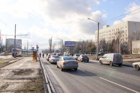 Білборд, Бігборд (Борд)  A у Харкові, 3х6  Перемоги пр-т, 53, в центр Фото 1