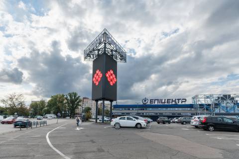 Видеоборд A в Киеве, 4,8 х 8,64  вул. Братиславська, 11 (3 екрани) - 557857 фото 1