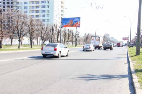 Билборд B в Харькове, 3х6  Байрона (Героїв Сталінграда) пр-т,165, з центру фото 1