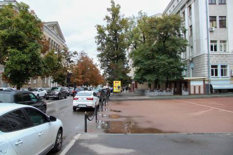 Ситилайт A в Харькове, 1,24х1,84  Ярослава Мудрого (Петровського) вул., 25 фото 1