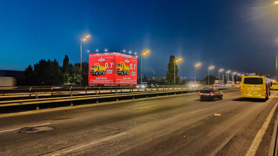 Брендмауер, Брандмауер, Брандмауэр A у Києві Південний міст (комплексне розміщення з трьох боків, Будіндустрії вул. 21) Фото 1