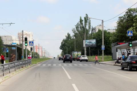 Білборд, Бігборд (Борд)  A у Харкові, 3х6  Перемоги пр-т, 54, з центру Фото 1