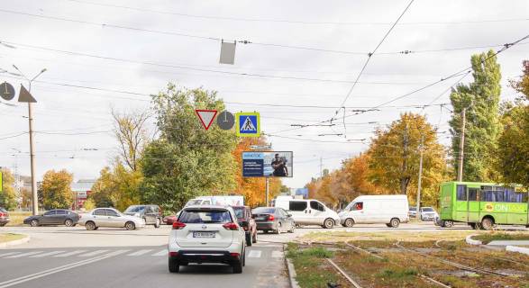 Билборд B в Харькове, 3х6  Георгія Тарасенка (Плеханівська) вул. - Морозова вул., з центру фото 1
