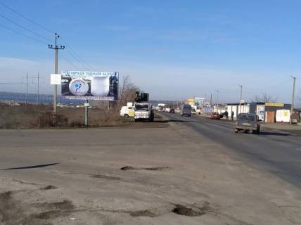 Билборд B в Одессе, 3х6  транспорт направляется с пос. Котовского, Куяльника, конструкция находится у въезда в Авторынок фото 1