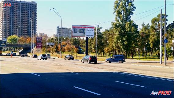 Беклайт  у Києві Броварской пр., перед бульваром Перова, в центр Фото 1