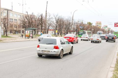 Ситилайт B в Харькове, 1,24х1,84  Героев Сталинграда пр-т, 163 (остановка "27-й микрорайон"), из центра фото 1