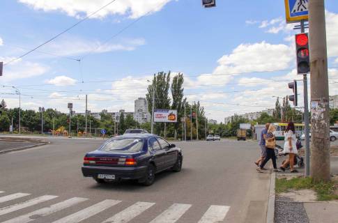 Призма B в Харькове, 3х6  Героев Труда ул. - Тракторостроителей пр-т, в центр  - 382493 фото 1