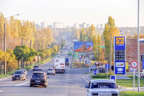 Билборд A в Харькове, 3х6  Тракторобудівників пр-т, 2-А, в центр фото 1