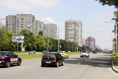 Білборд, Бігборд (Борд)  B у Харкові, 3х6  Перемоги пр-т, 55-Е, з центру Фото 1