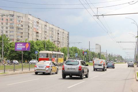 Билборд B в Харькове, 3х6  Перемоги пр-т, 64-Б, в центр фото 1
