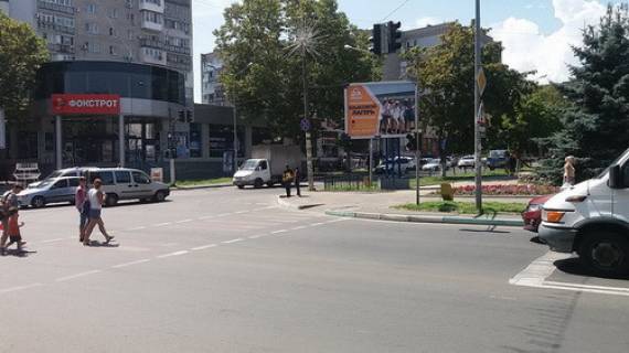Билборд A в Черноморск (Ильичевск), 3х6  перехрестя пр.Миру, вул.1Травня фото 1