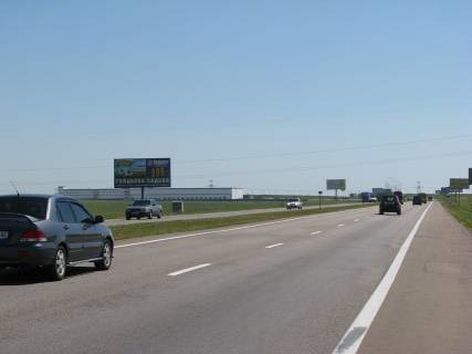 Билборд B в Бровары, 3х6  Бровари - Кільцева (а/д Е-95 Київ-Чернігів 02, км 24+000 м, ліворуч); готельно-ресторанний комплекс Петровський бровар (Переяславський шлях, 131), розв'язка на Княжичі; напрямок руху з Києва фото 1