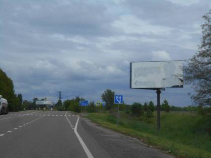 Білборд, Бігборд (Борд)  A у Київських трасах, 6х3  м. Обухів, Дніпровське шосе, траса Н-01 "Київ-Знам'янка", км 46+300 ліво, автобусна зупинка "Дерев'яна", поворот на Трипілля Фото 1