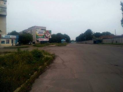 Билборд B в Умане м. Умань, вул. Залізнична, біля ПриватБанку, навпроти автобусної зупинки, за 320м до повороту на вул. Незалежності, через 175м після повороту на провулок Їжакевича та 250м після початку вул. Енергетична фото 1