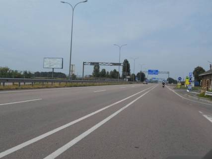 Білборд, Бігборд (Борд)  B у Яготині, 6х3  м. Яготин, харківська траса, траса М-03 "Київ-Харків", км 103+600 право, розвилка з вул. Толбухіна та Т-1031 Фото 1