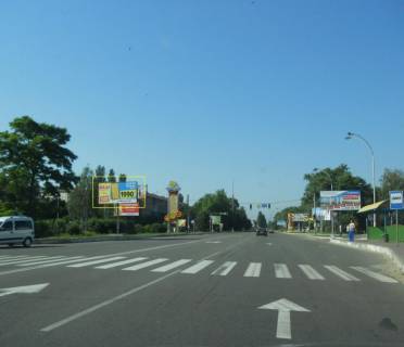 Білборд, Бігборд (Борд)  B у Бровари, 6х3  м. Бровари, вул. Київська, 294, навпроти магазину "Сільпо" та автобусної зупинки, за 70м до перехрестя з вул. Гагаріна та вул. В'ячеслава Чорновола Фото 1