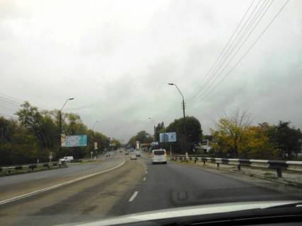 Білборд, Бігборд (Борд)  A у Бровари м. Бровари, вул. Ярослава Мудрого, біля мосту, розв'язка з вул. Степана Бандери, вул. Гагаріна, вул. Олега Онікієнка, за 60м до автобусної зупинки та за 140м до АЗС КЛО Фото 1