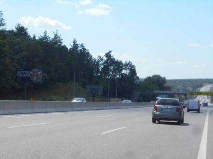 Билборд B в с. Вита-Почтовая, 6х3  с. Віта-Поштова, траса М-05 Київ-Одеса, км 18+640 ліво, за 180м до автобусної зупинки та повороту на с. Віта-Поштова та с. Круглик фото 1