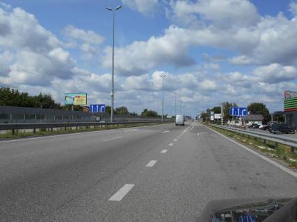 Білборд, Бігборд (Борд)  B у Міла с. Мила, траса М-06 Київ-Чоп (Житомир), км 26+200 ліво, за поворотом на с. Петрушки, навпроти ресторан "Козачок", магазин "Фора" Фото 1