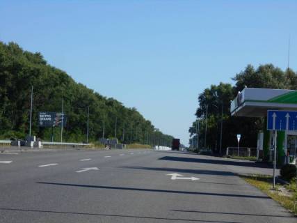 Білборд, Бігборд (Борд)  B у Київських трасах, 6х3  с. Семиполки, чернігівська траса, траса М-01 "Київ-Чернігів-Нові Яриловичі", км 59+300 ліво, за 600м до повороту на вул. Миру та с. Каліта, через 100м після АЗС "АМІК" Фото 1