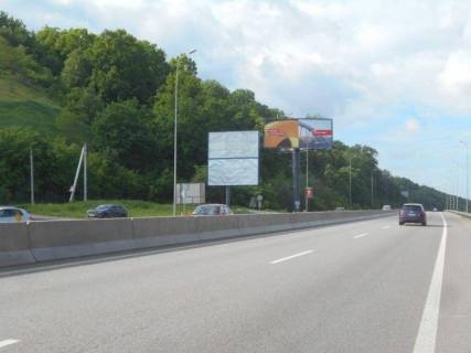 Билборд B в Лесниках (Тернопольской обл), 6х3  Дніпровське шосе, траса Н-01 "Київ-Знам'янка", км 20+350 право, через 200м після повороту на с. Лісники, верх  фото 1