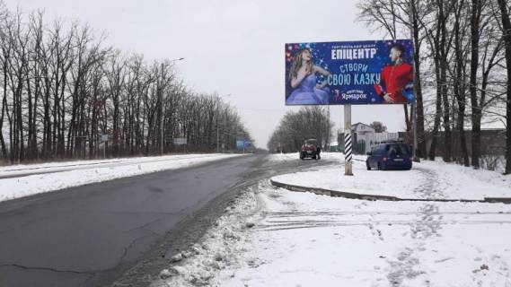 Білборд, Бігборд (Борд)  A у Умані м. Умань, вул. Визволителів, через 230м після виїзду на трасу М-05 (вул. Бандери Степана), за 175м до автобусної зупинки та 235м до повороту на вул. Піковецька Фото 1