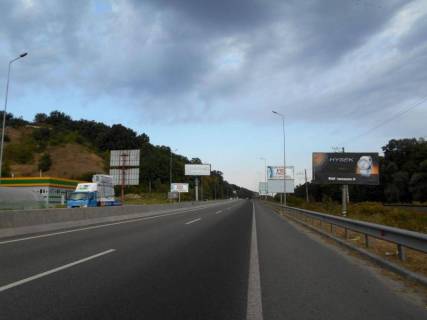 Білборд, Бігборд (Борд)  A у с. Лісники Дніпровське шосе, траса Н-01 "Київ-Знам'янка", км 20+400 ліво, через 150м після повороту на с. Лісники Фото 1