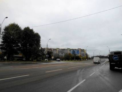 Билборд C в Бровары, 6х3  м. Бровари, вул. Ярослава Мудрого, біля мосту, розв'язка з вул. Степана Бандери, вул. Героїв України, вул. Олега Онікієнка, через 60м після автобусної зупинки, через 140м після АЗС КЛО фото 1