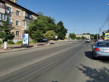 Ситилайт B в Василькове, 1,2х1,8  м. Васильків, вул. Грушевського, 2, через 100м після відділення ПУМБ та автобусної зупинки, через 150м після Васильківського Міськрайонного центру зайнятості, через 200м після магазину "Сільпо" та "COMFY", через 300м після повороту на вул. Гоголя, фото 1