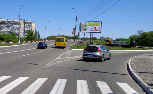 Билборд A в Бровары, 3х6  Бровари вул Героїв України (колишня вул.Гагаріна)/Ярослава Мудрого/вул.Олега Онікієнка (колишня вул.Кутузова) (А) фото 1