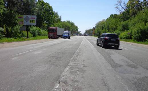 Билборд B в Бровары, 3х6  Бровари/в*їзд з Чернігівського напр/400 м до "Термінала" (В) - на Київ (пошкоджен) фото 1