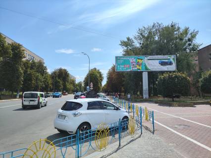 Призма A в Бровары, 3х6  Бровари вул Героїв України,18 (колишня Гагарина) / пл Незалежності/парк Перемоги (А2)-призма (ліва) - 531711 фото 1